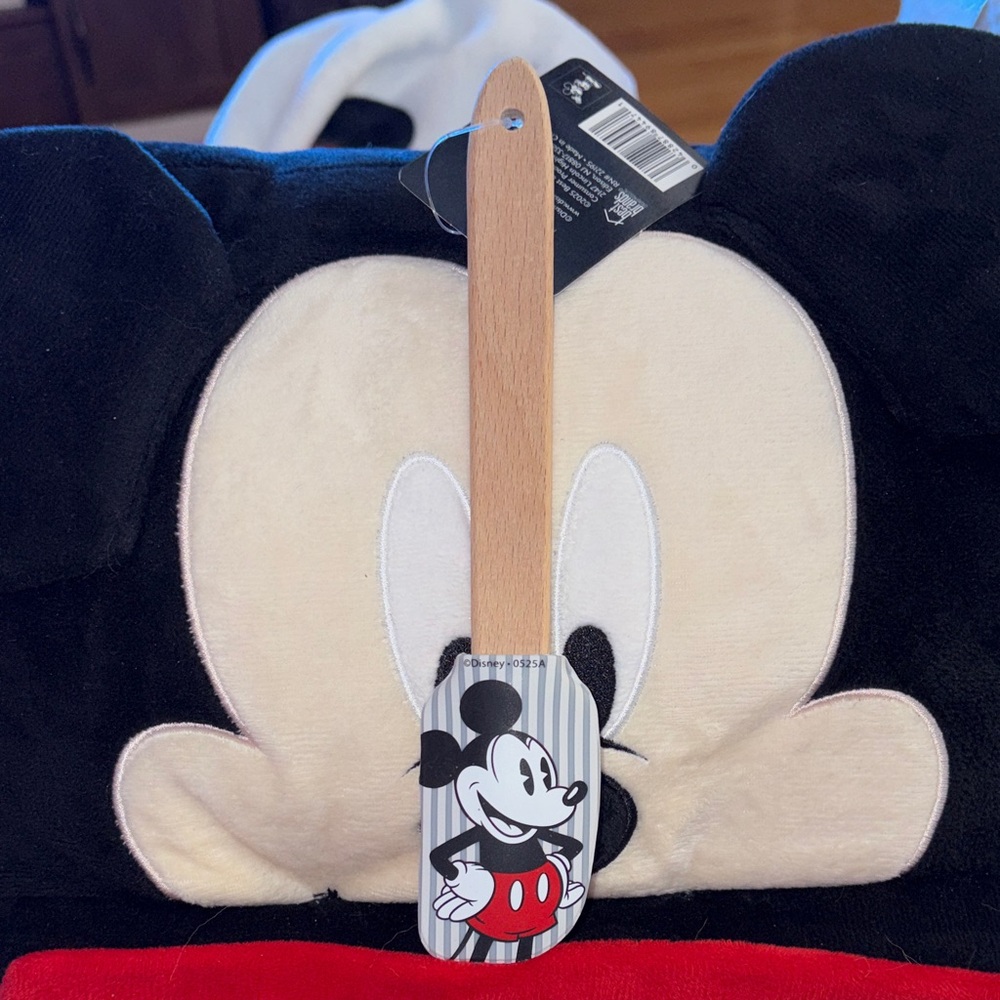 4/$20 bundle Disney Mickey Mouse Spatula
